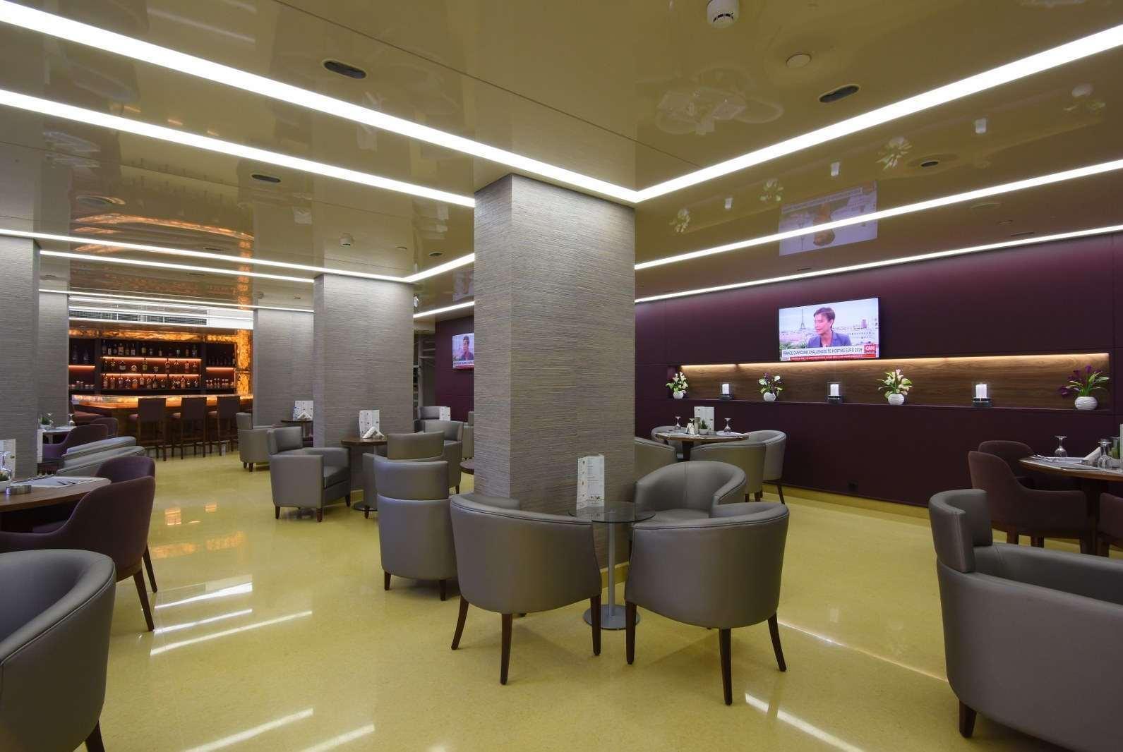 Ramada By Wyndham Downtown Beirut Hotel Bagian luar foto