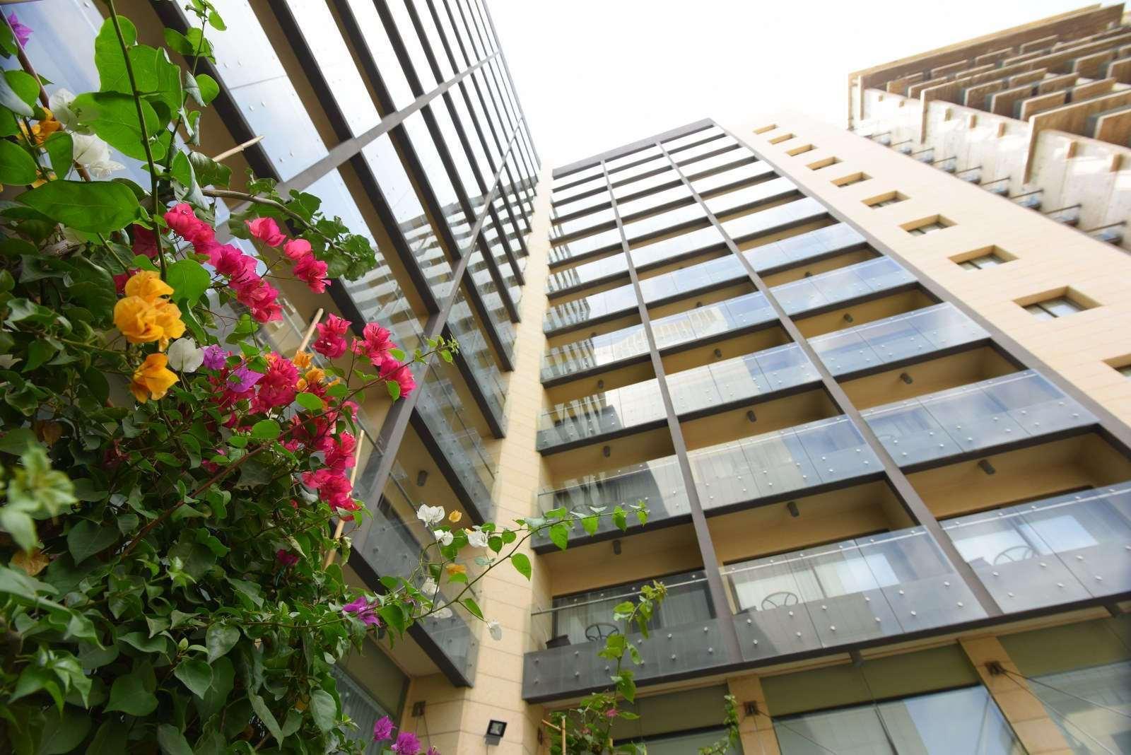 Ramada By Wyndham Downtown Beirut Hotel Bagian luar foto