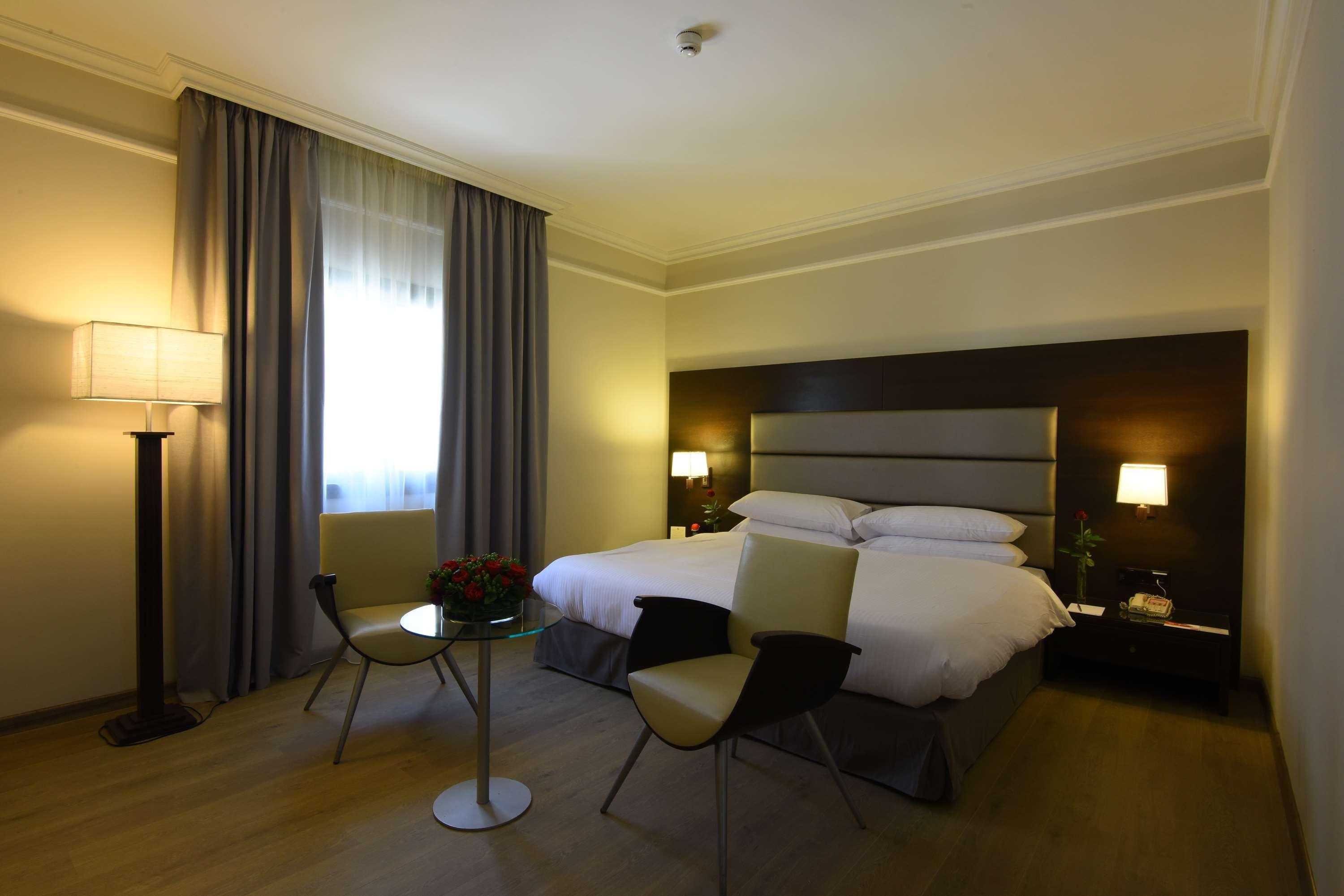 Ramada By Wyndham Downtown Beirut Hotel Bagian luar foto