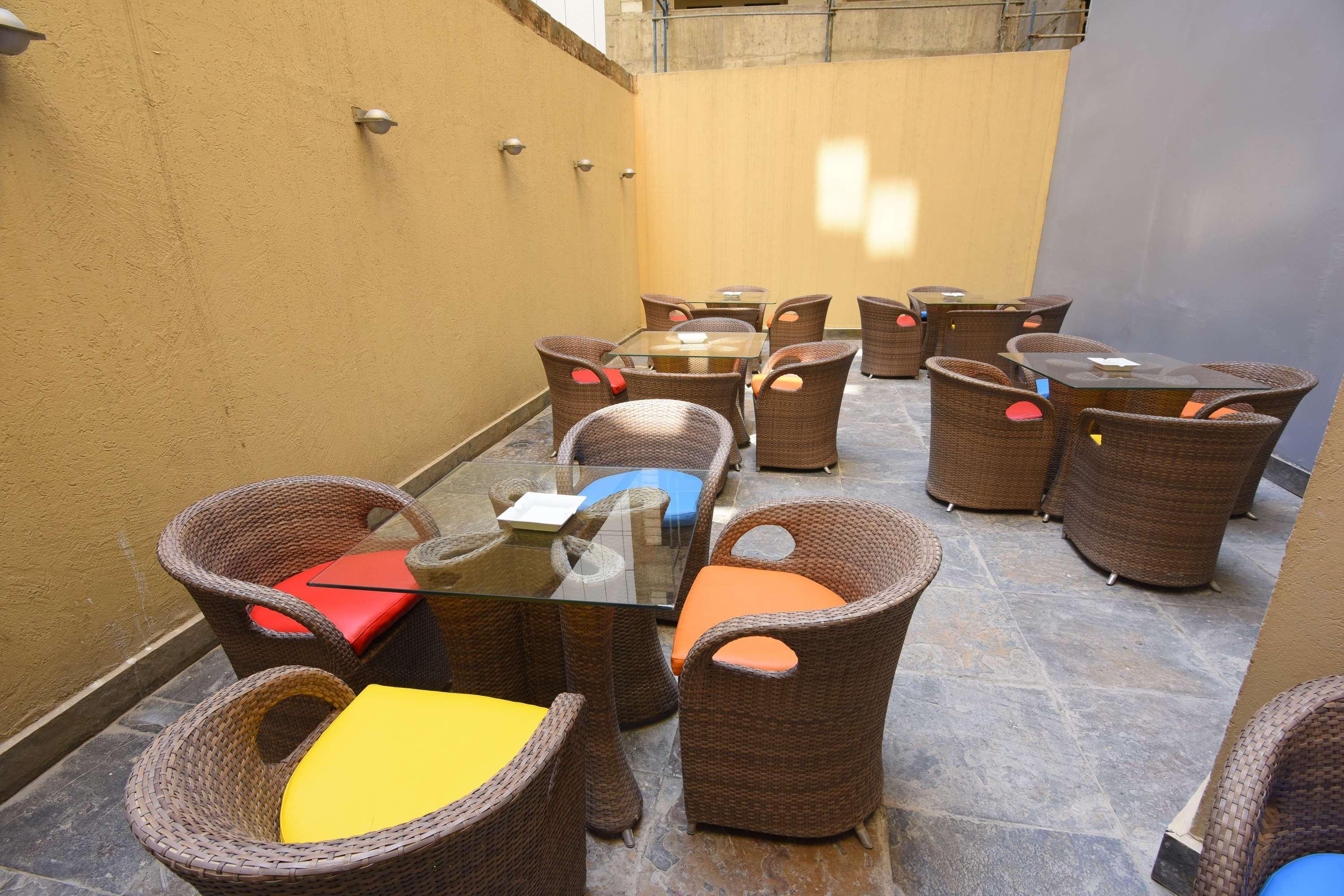 Ramada By Wyndham Downtown Beirut Hotel Bagian luar foto