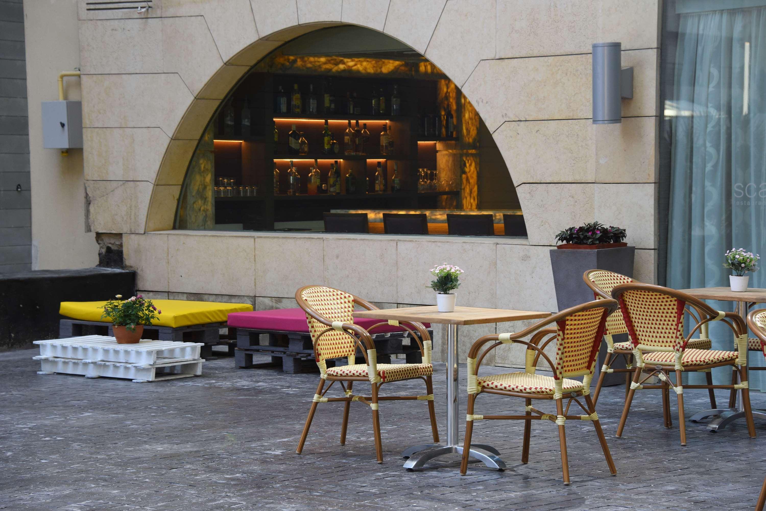 Ramada By Wyndham Downtown Beirut Hotel Bagian luar foto