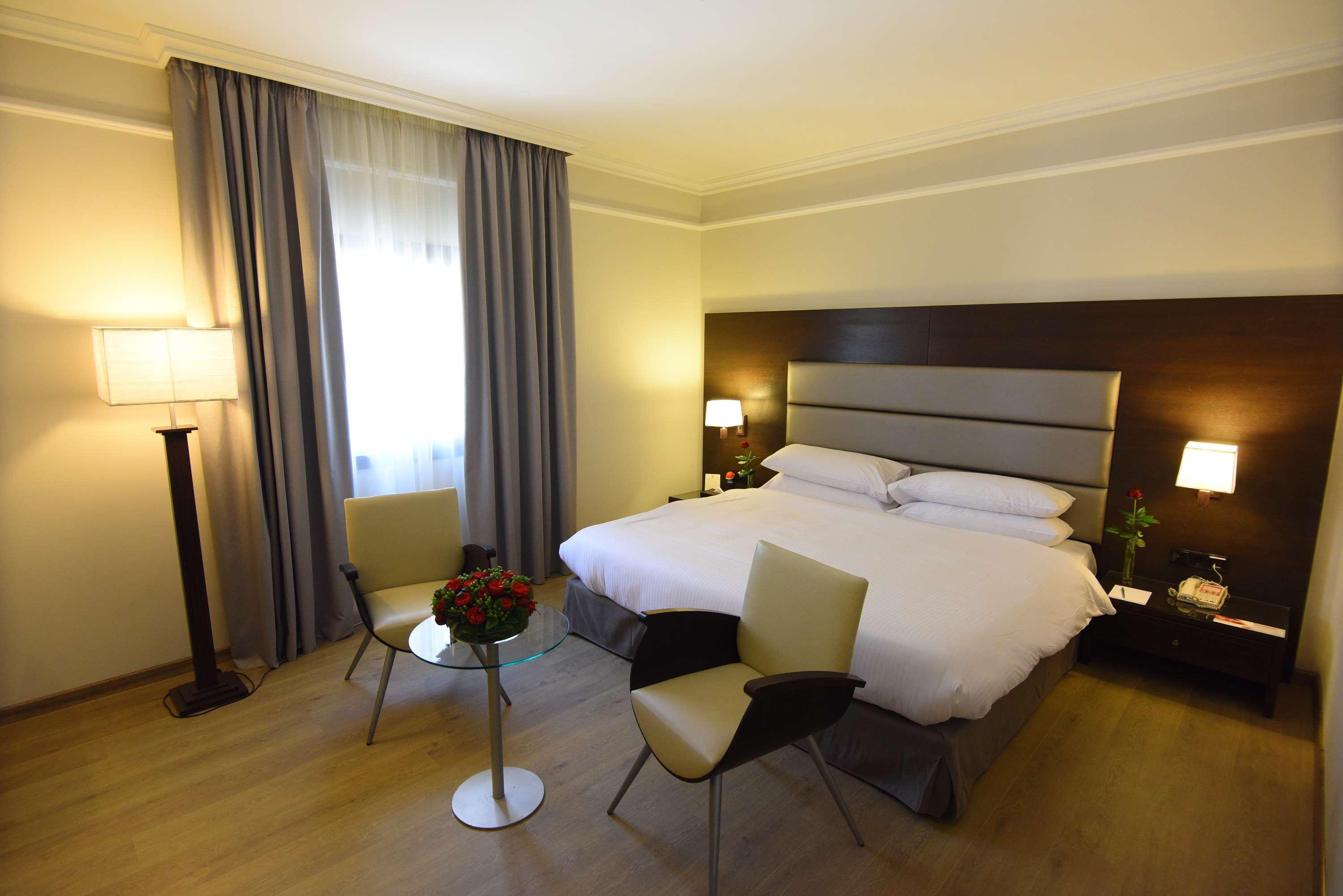 Ramada By Wyndham Downtown Beirut Hotel Bagian luar foto