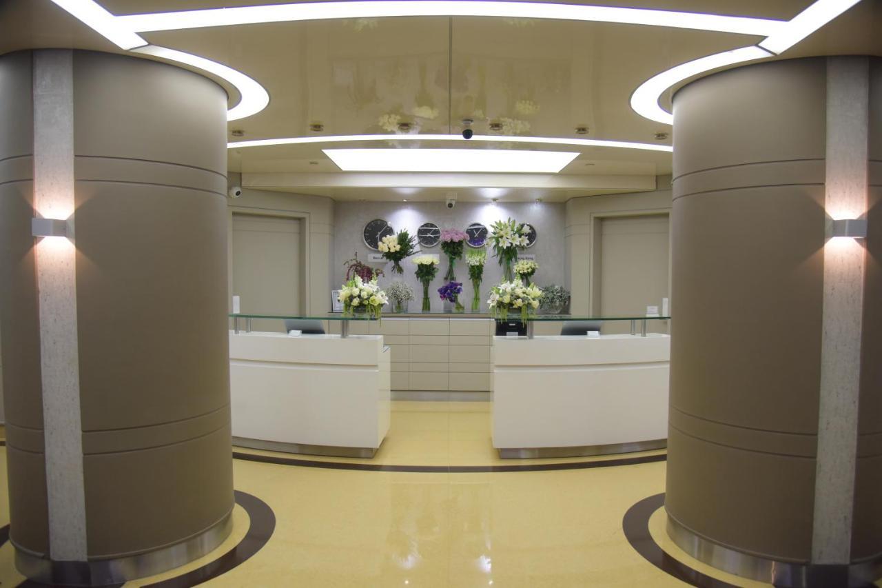 Ramada By Wyndham Downtown Beirut Hotel Bagian luar foto