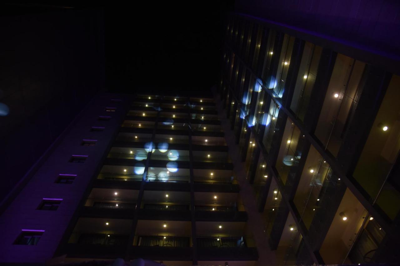 Ramada By Wyndham Downtown Beirut Hotel Bagian luar foto