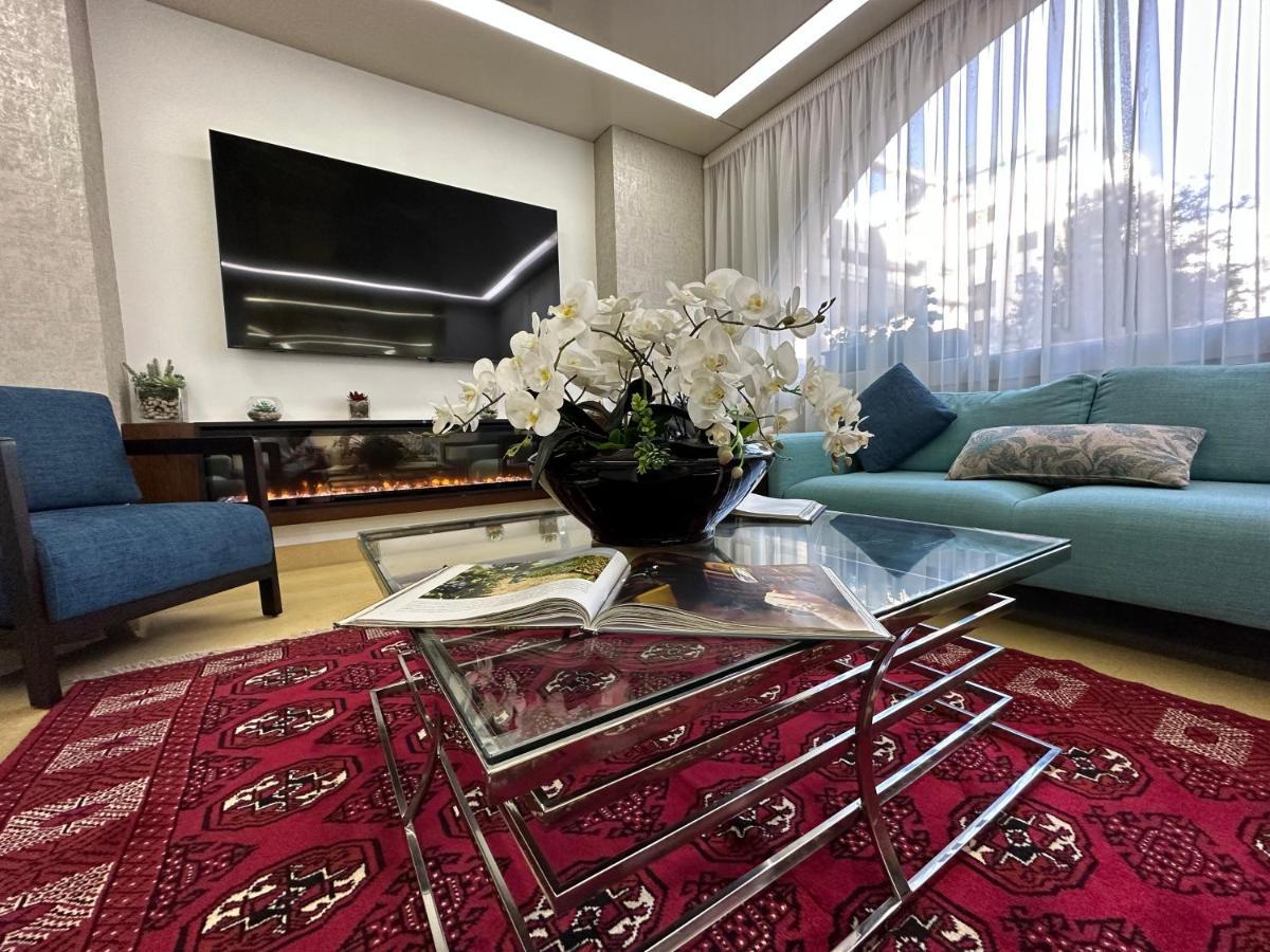 Ramada By Wyndham Downtown Beirut Hotel Bagian luar foto