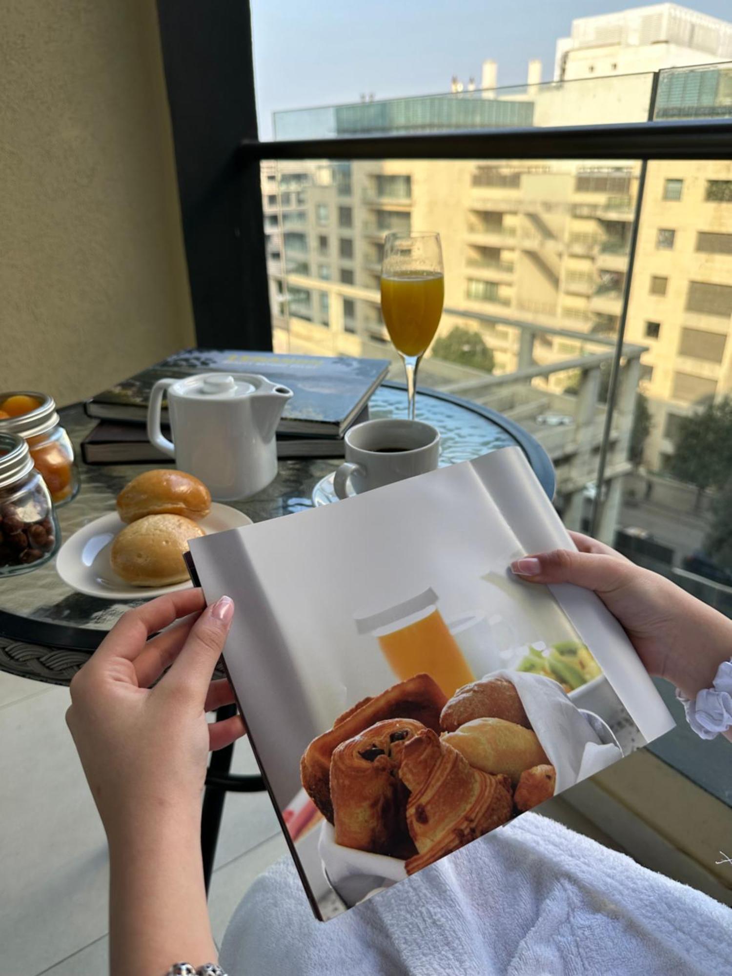 Ramada By Wyndham Downtown Beirut Hotel Bagian luar foto