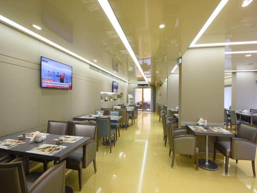 Ramada By Wyndham Downtown Beirut Hotel Bagian luar foto