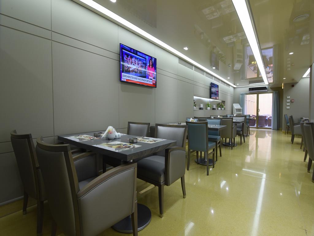 Ramada By Wyndham Downtown Beirut Hotel Bagian luar foto