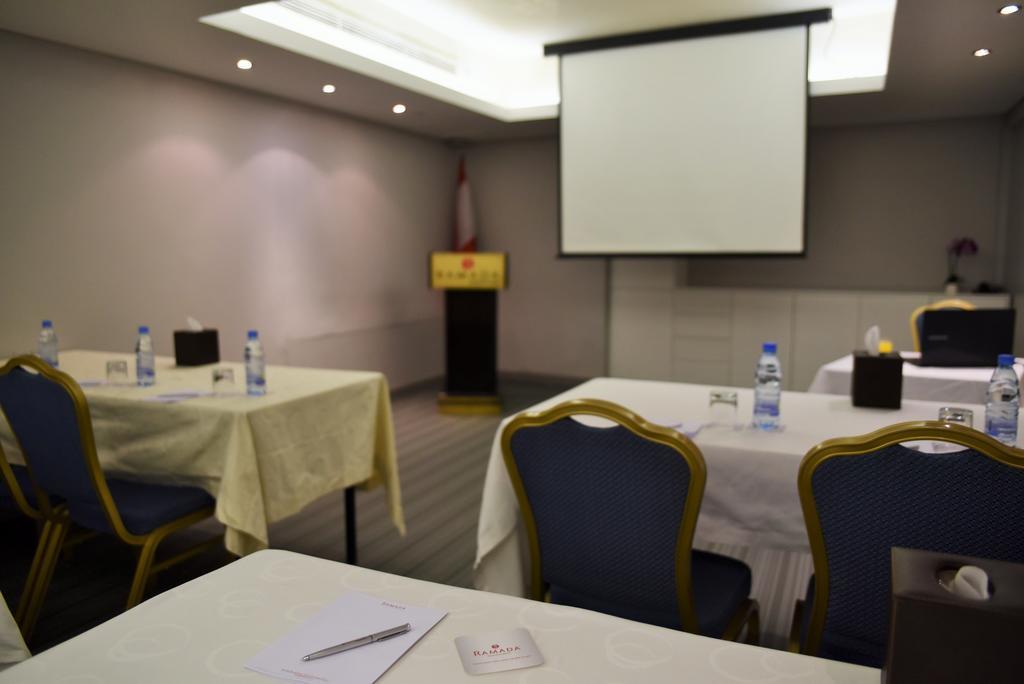 Ramada By Wyndham Downtown Beirut Hotel Bagian luar foto