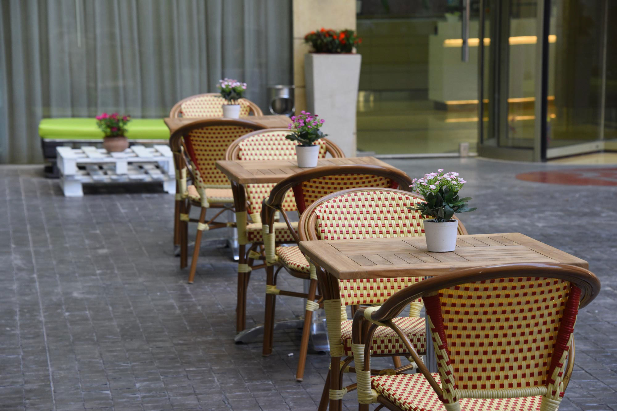 Ramada By Wyndham Downtown Beirut Hotel Bagian luar foto